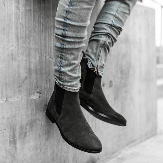 chelsea-boots-uomo-092kiz.jpg Handmade Men Charcoal color suede Chelsea boots, Men suede ankle high boots | eBay - immagine 1
