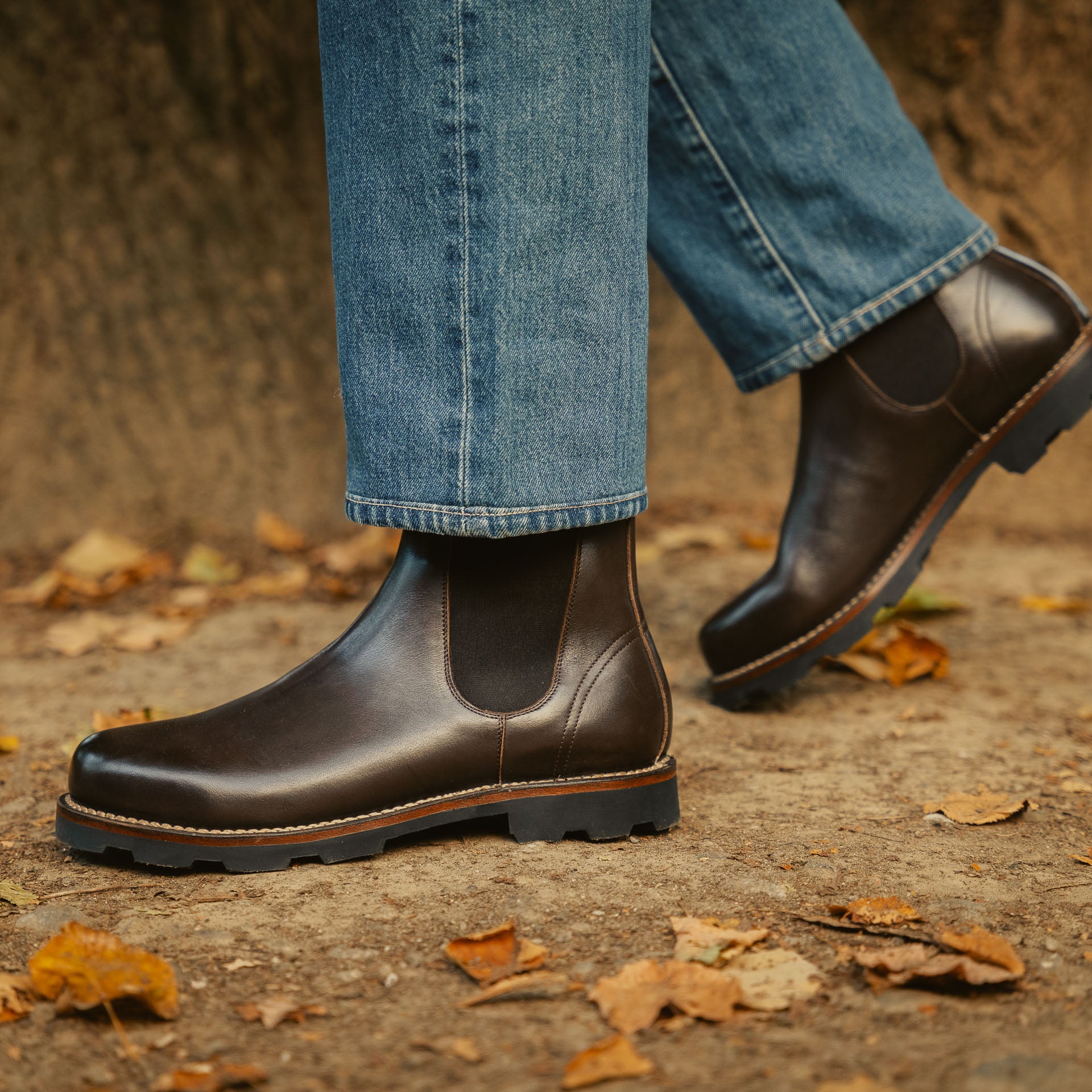 chelsea-boots-uomo-224oer.jpg Stivaletti Chelsea con suola gomma Vibram Carrarmato da uomo | Velasca - immagine 1