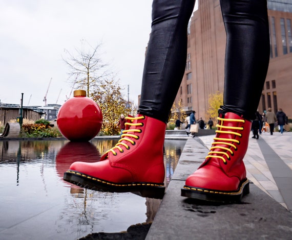 dottor-martens-stivali-donna-694lem.jpg Stivaletti Dr Martens / Stivali invernali rossi / Stivali in pelle da donna Etsy Italia - immagine 1