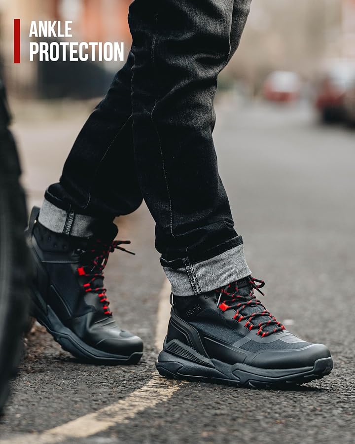 scarpe-da-moto-uomo-807kad.jpg IRON JIA'S Scarpe Moto Uomo Impermeabili Stivali Moto Normativa CE | Antiscivolo Stivali Equitazione Moto Casual Strada Traspiranti con Custodia : Amazon.it: Auto e Moto - immagine 1