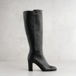 Claudine in Pelle Nera Contigo