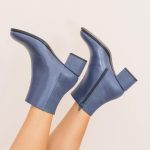 Stivaletti blu con tacco basso