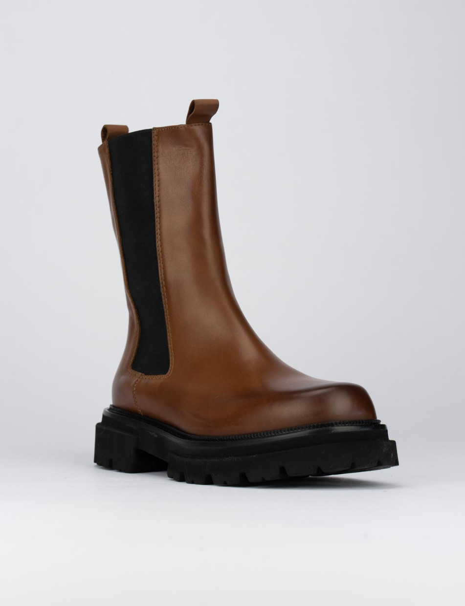 stivaletti-chelsea-donna-213eet.jpg Stivale tronchetto chelsea tacco 2 cm marrone pelle | Barca Stores - immagine 1