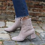 Stivaletti donna in camoscio color tortora — All'oro