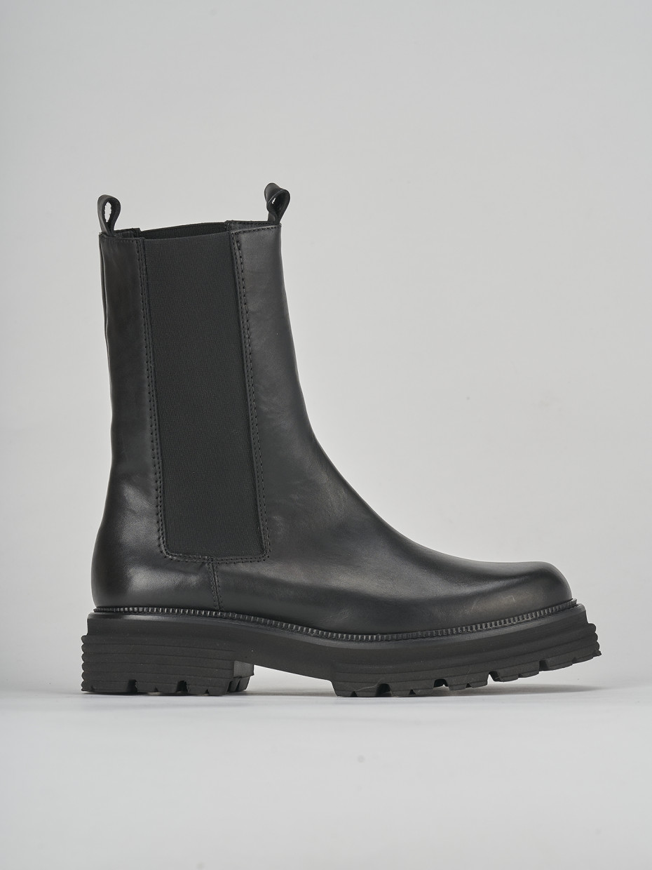 stivali-chelsea-476szy.jpg Stivale tronchetto chelsea tacco 2 cm nero pelle - immagine 1