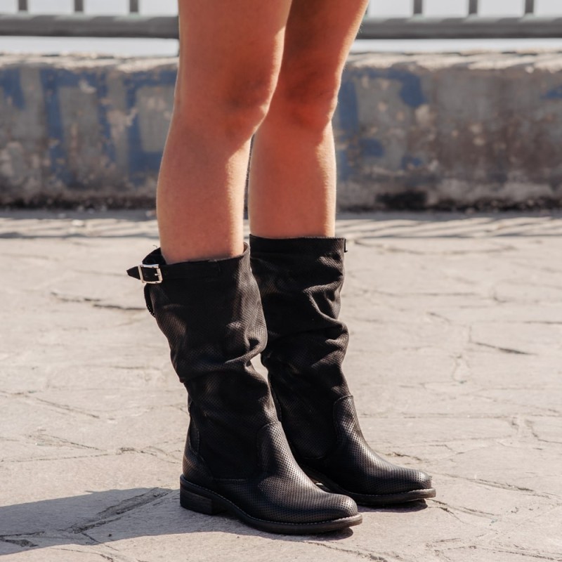 stivali-estivi-218ikb.jpg Stivali Estivi Traforati Arricciati Biker Boots Pelle Nabuk Nero Donna - immagine 1