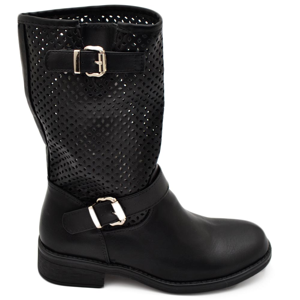 stivali-estivi-donna-456clf.jpg Stivali donna biker estivi comodi traforati con fibbia casual in pelle nera suola in gomma altezza meta' polpaccio donna stivali Malu Shoes | ... - immagine 1