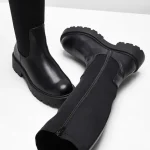 Stivali moderni con gambale elasticizzato nero