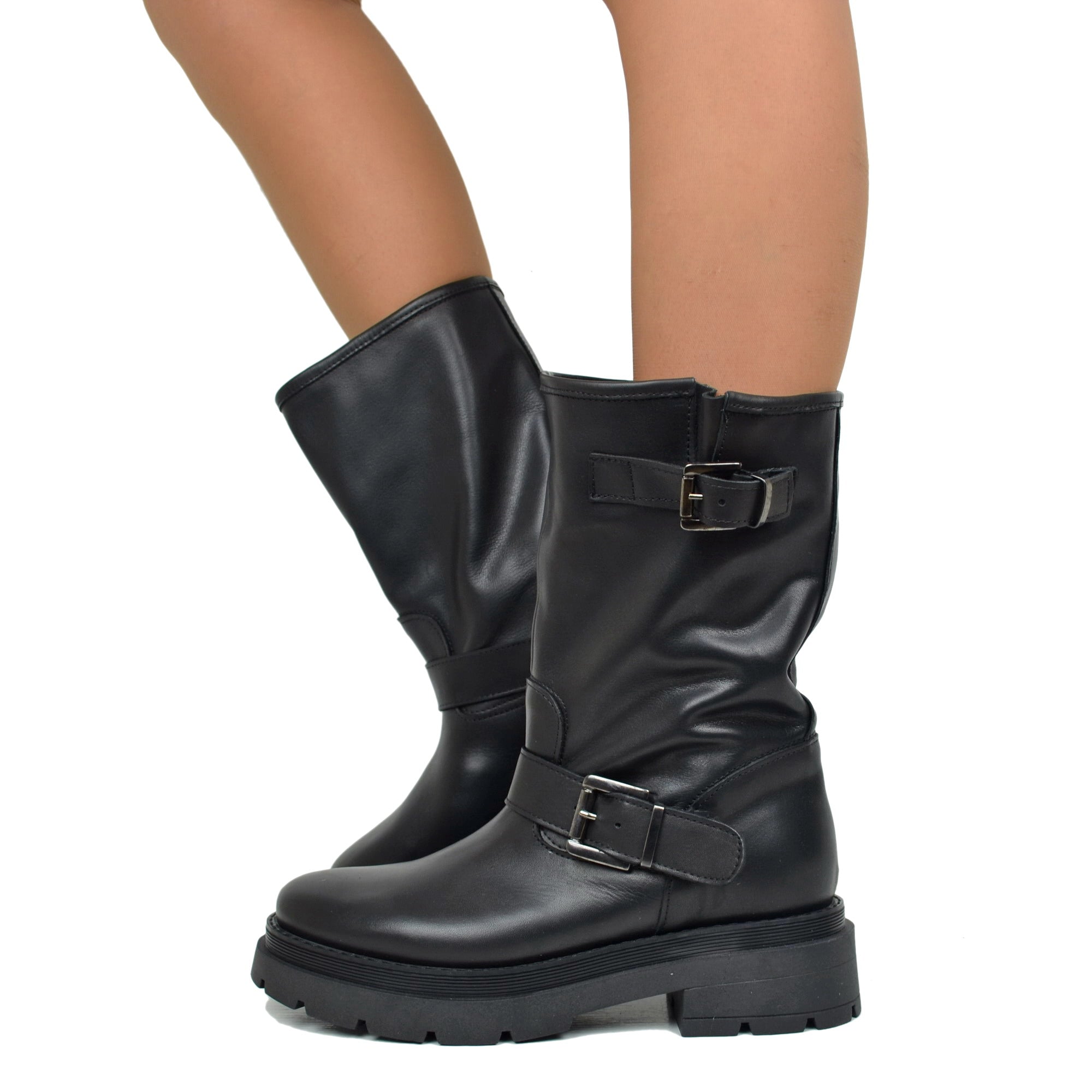 stivali-neri-donna-457bpn.jpg Stivali Donna Biker Neri in Pelle con Fibbie Made in italy - immagine 1