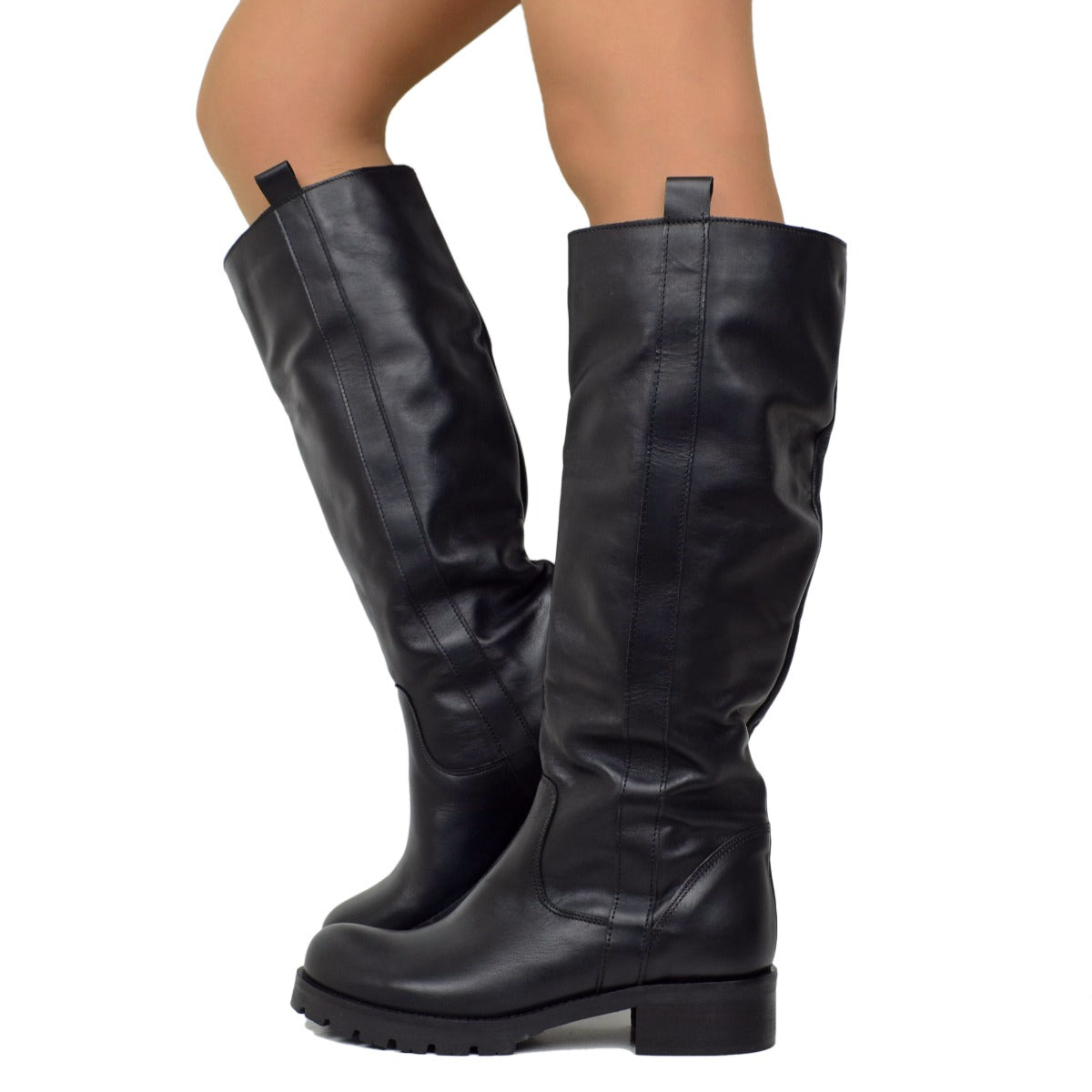 stivali-neri-donna-936zvp.jpg Stivali Donna in Pelle Neri Fondo in Gomma Made in Italy - immagine 1